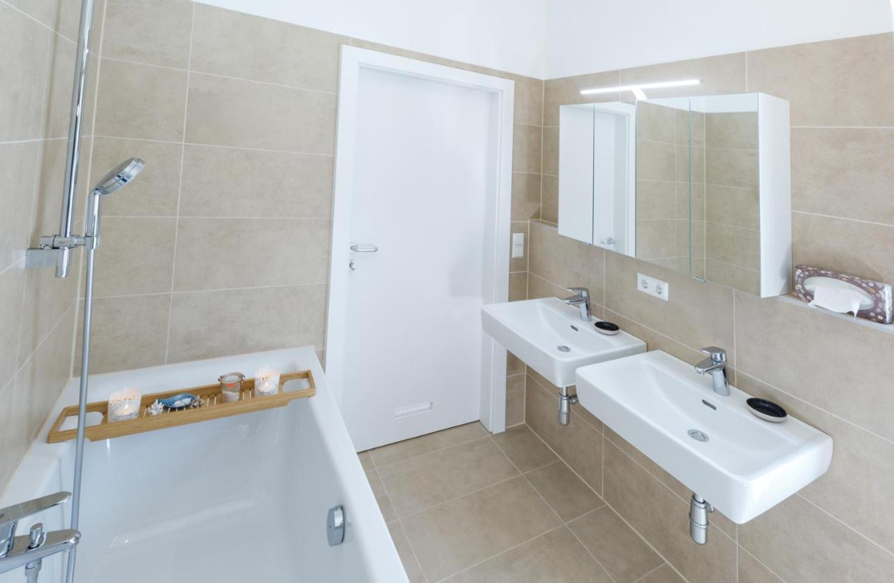Ferienwohnung Narzisse - City Appartement Im Kurpark Бад Аузее Екстериор снимка